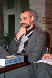 Marco Malvaldi durante l'incontro a Urbino