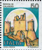 un francobollo con l'effigie del castello di Rocca Calascio