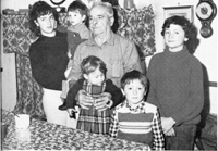 Una vecchia foto di Marino Cancelli in famiglia (il secondo da destra è Leonardo) 