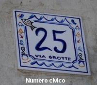 Piastrella con numero civico