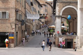 Via Raffaello, Urbino